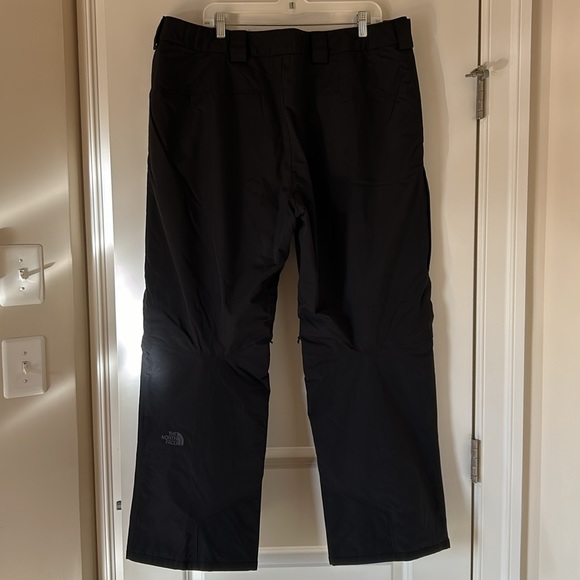Men’s snowboarding pants. Inseam 30” - Picture 3 of 5